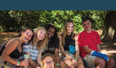 Groep Chiroleden op kamp