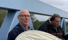 Twee personen met lichtscherm