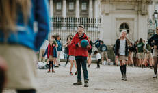 Chirokinderen in Brussel aan het spelen