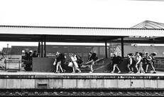 Treinperron zwart-wit
