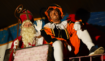 Sint en Piet op het dak