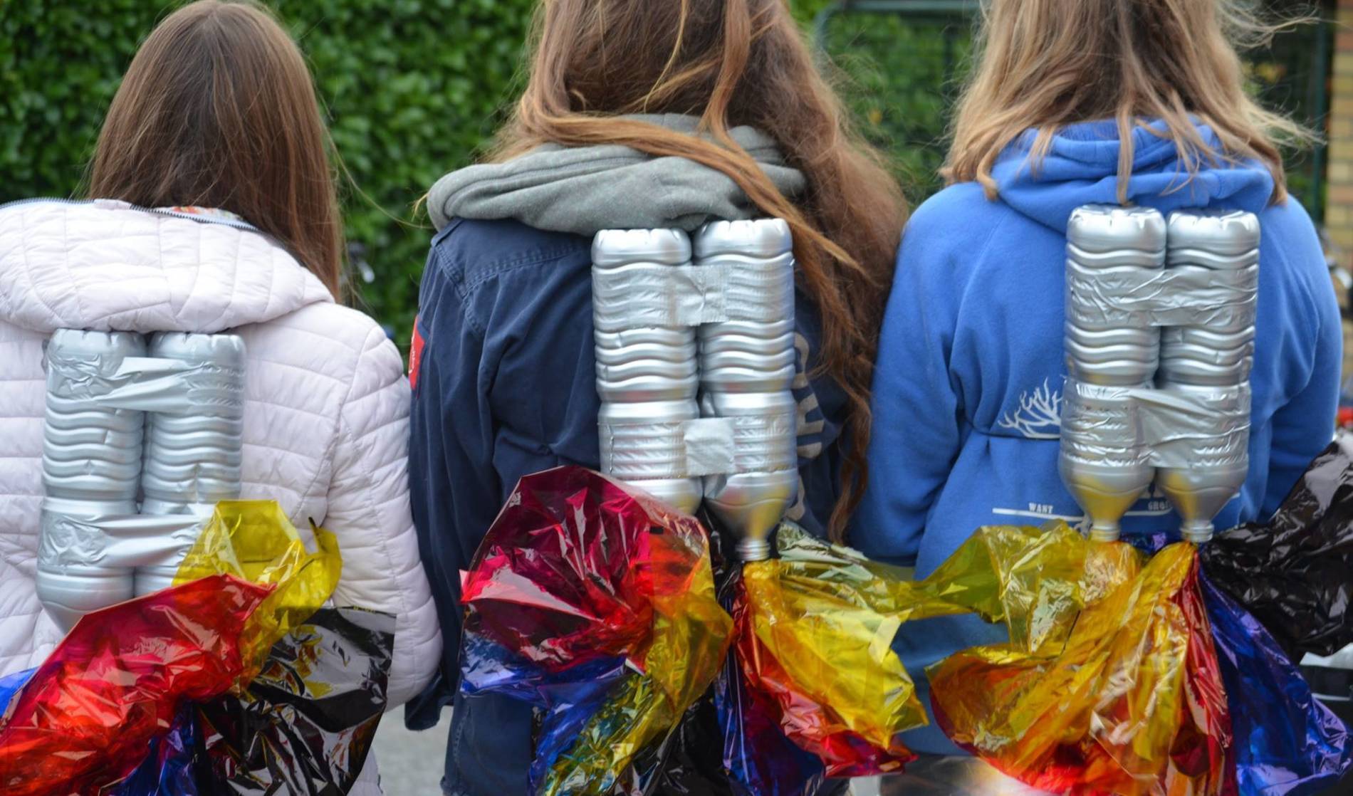 Meisjes met raket