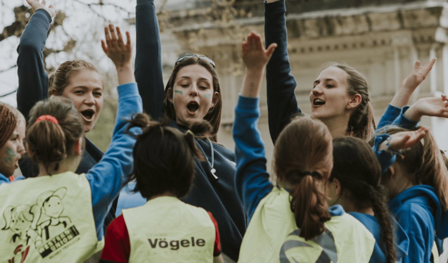 Leidsters enthousiast met Chirokinderen
