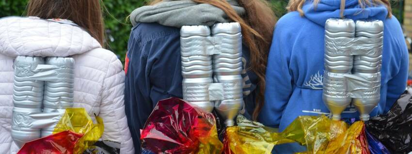 Meisjes met raket