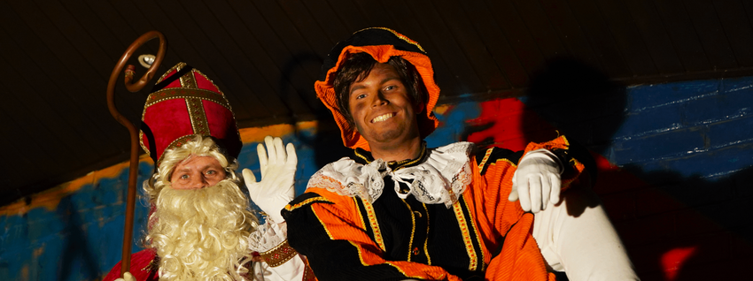 Sint en Piet op het dak