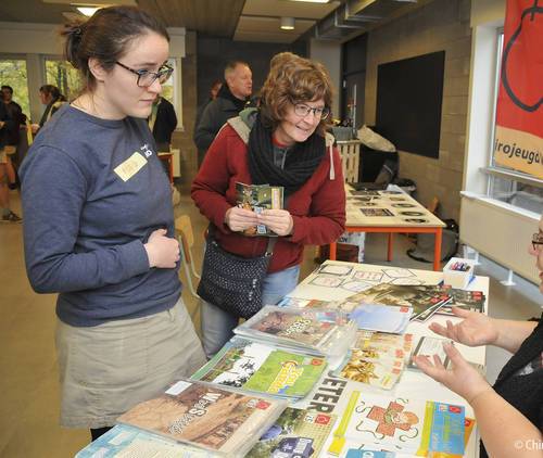 materiaal spoor zes op tafeltje