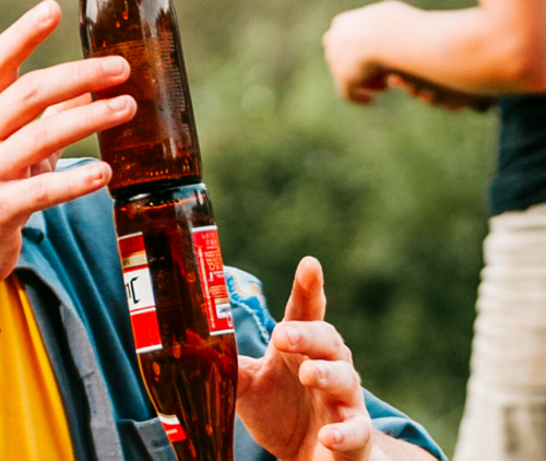 Afbeelding sixpack en brochure A&D