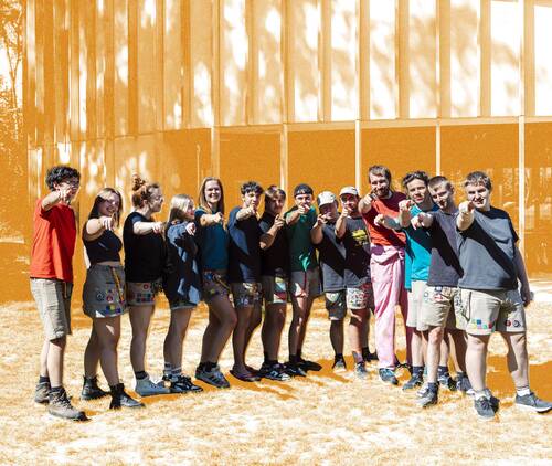 Groep deelnemers op Haka
